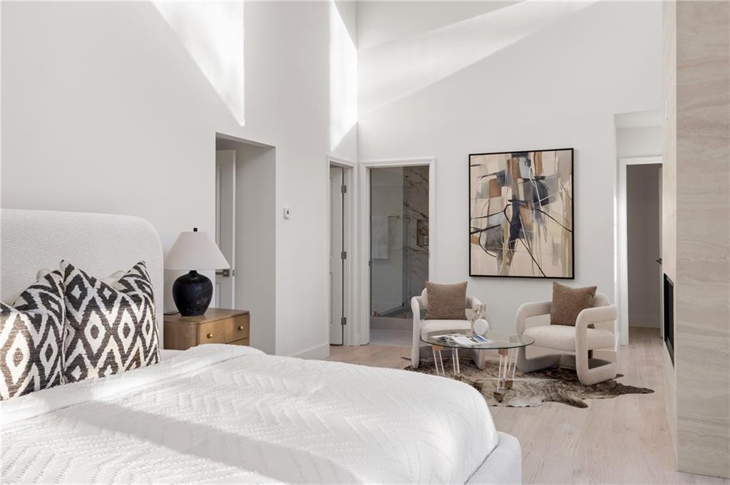 873 Monroe Circle NE