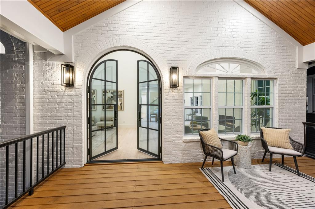 873 Monroe Circle NE