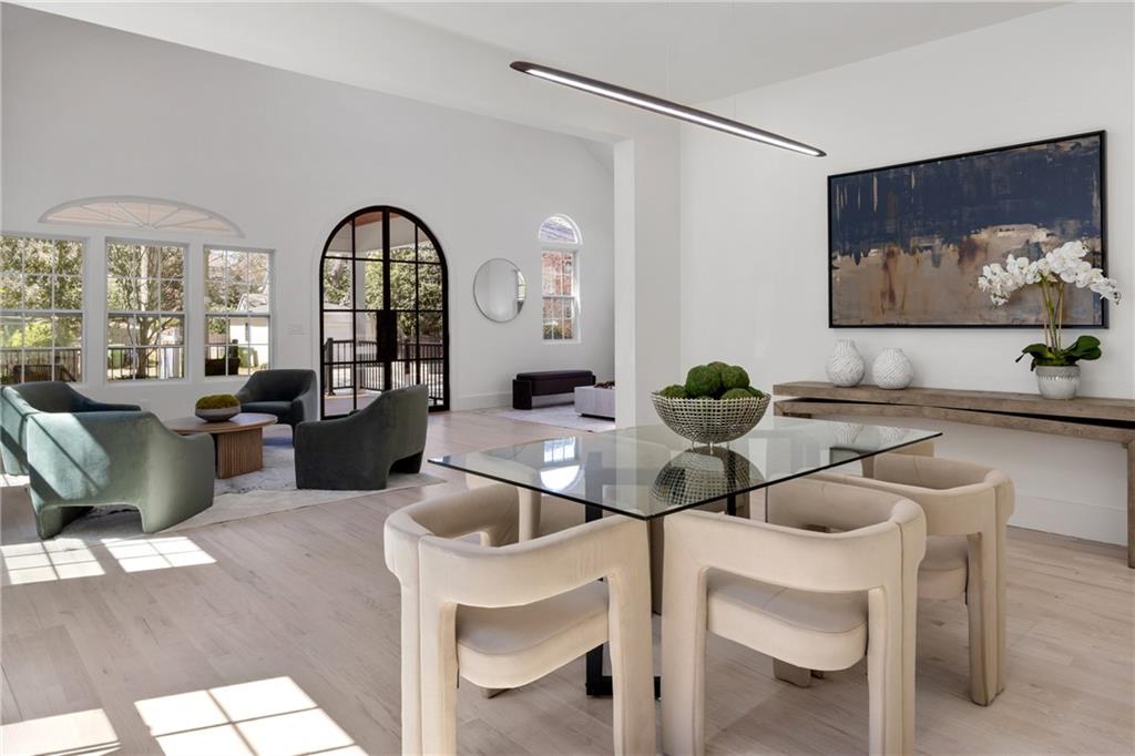 873 Monroe Circle NE