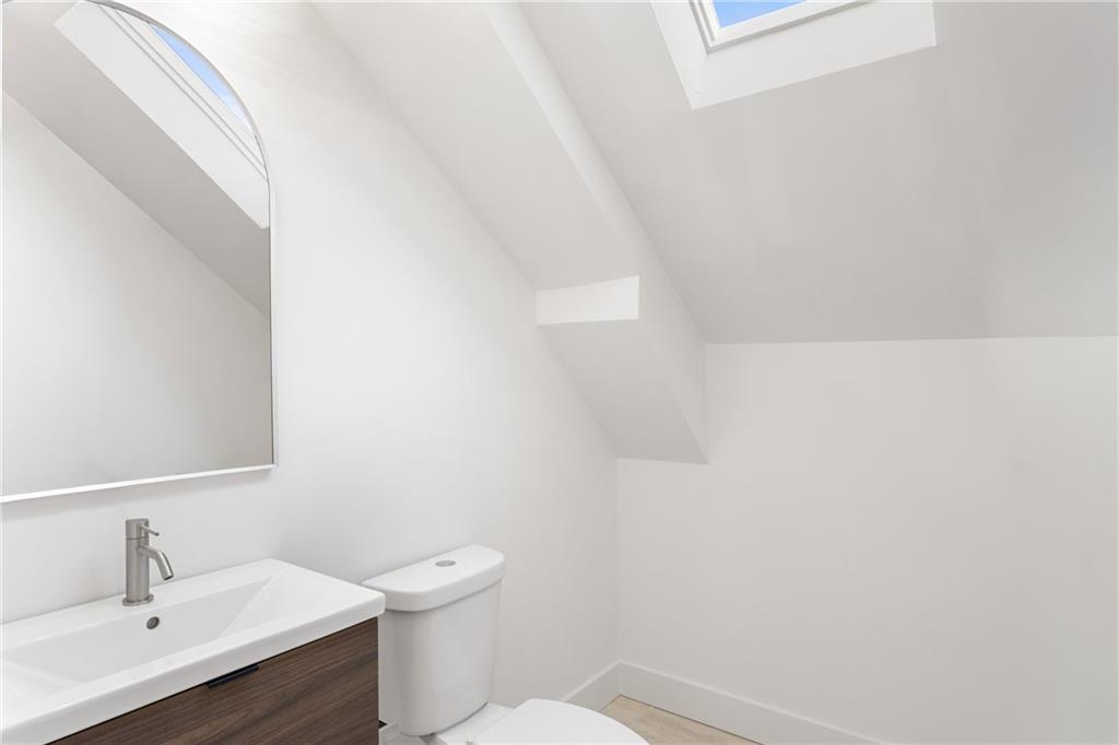 873 Monroe Circle NE