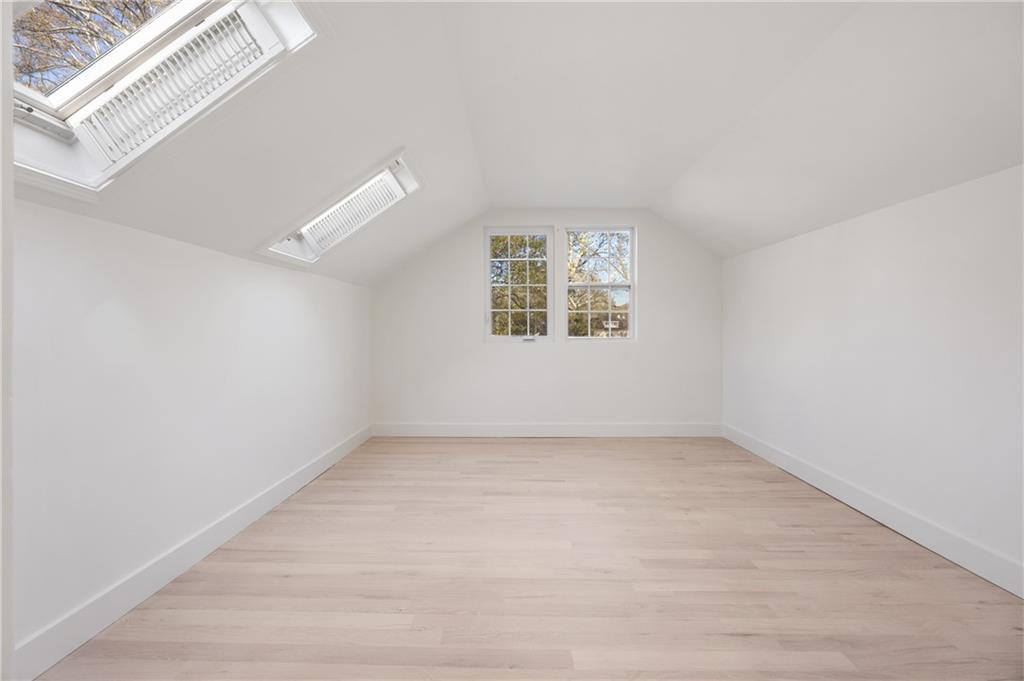 873 Monroe Circle NE