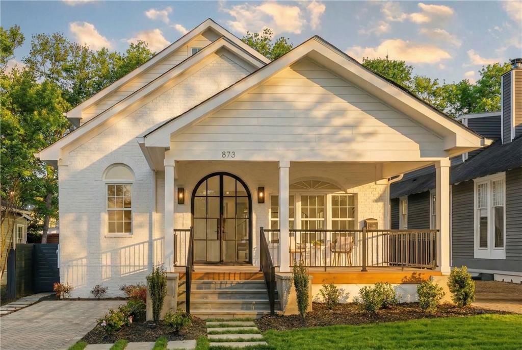 873 Monroe Circle NE