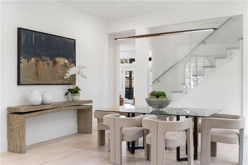 873 Monroe Circle NE