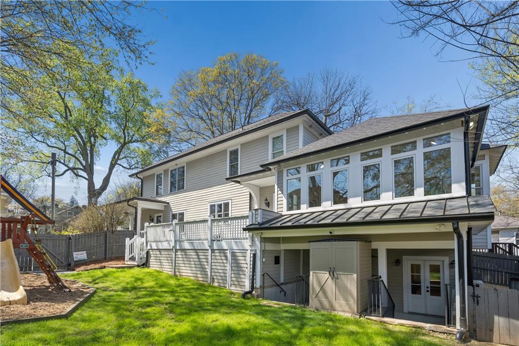 556 Greenwood Avenue NE