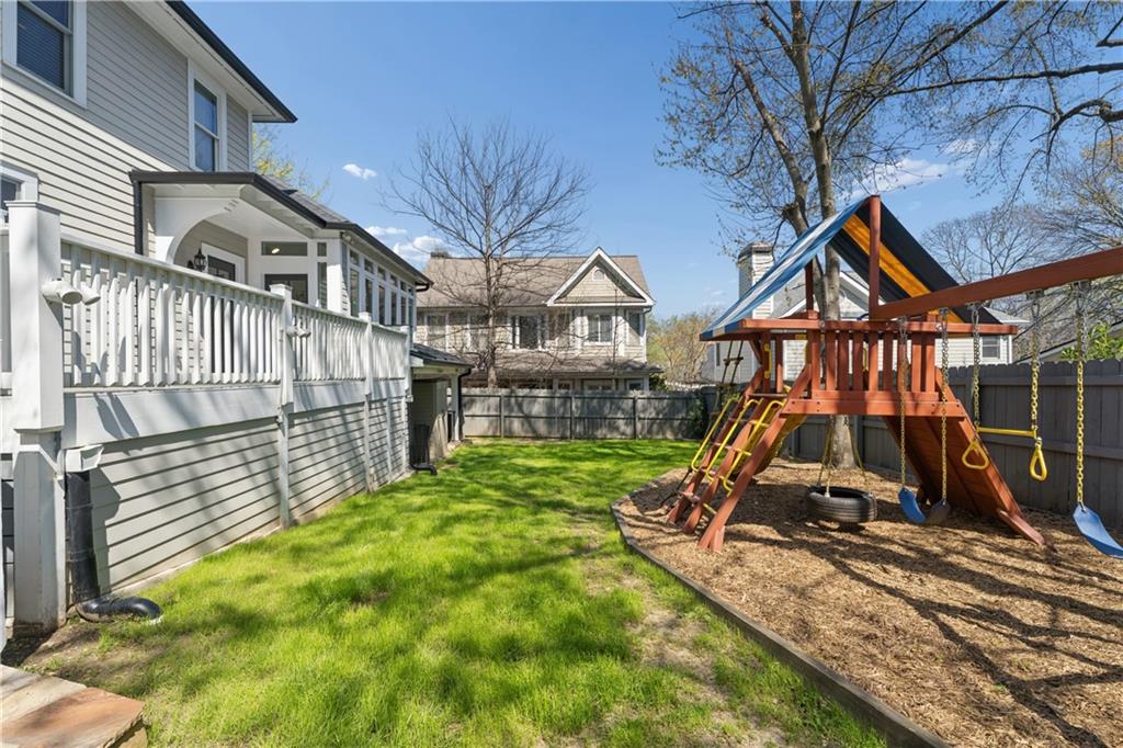 556 Greenwood Avenue NE