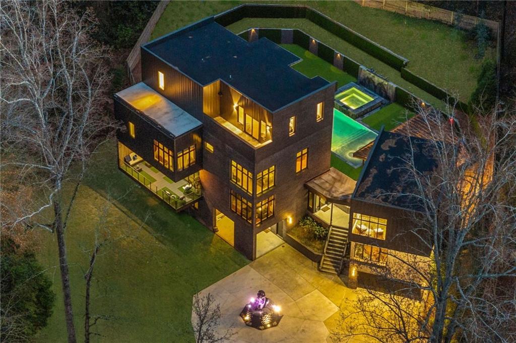 345 Pinecrest Road NE