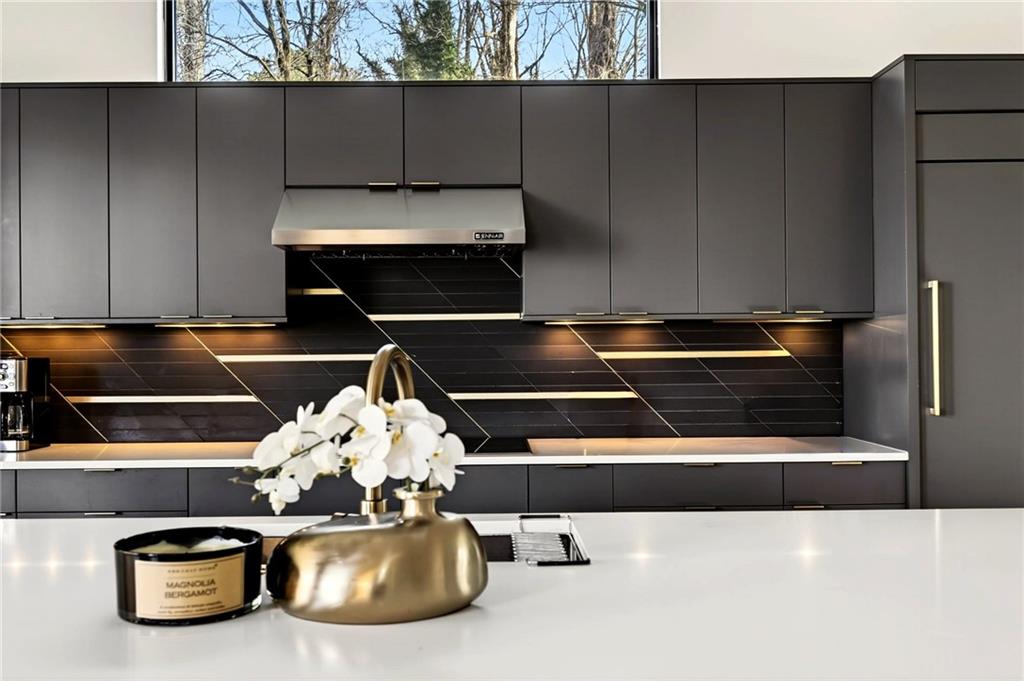 345 Pinecrest Road NE