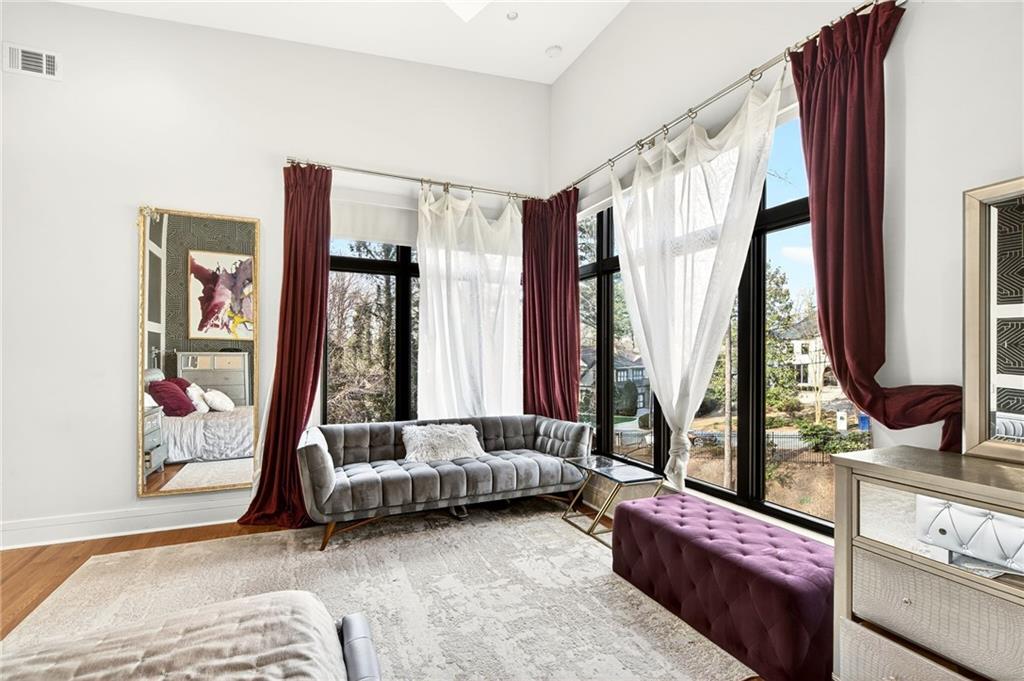 345 Pinecrest Road NE