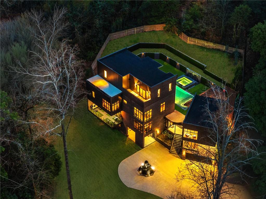 345 Pinecrest Road NE
