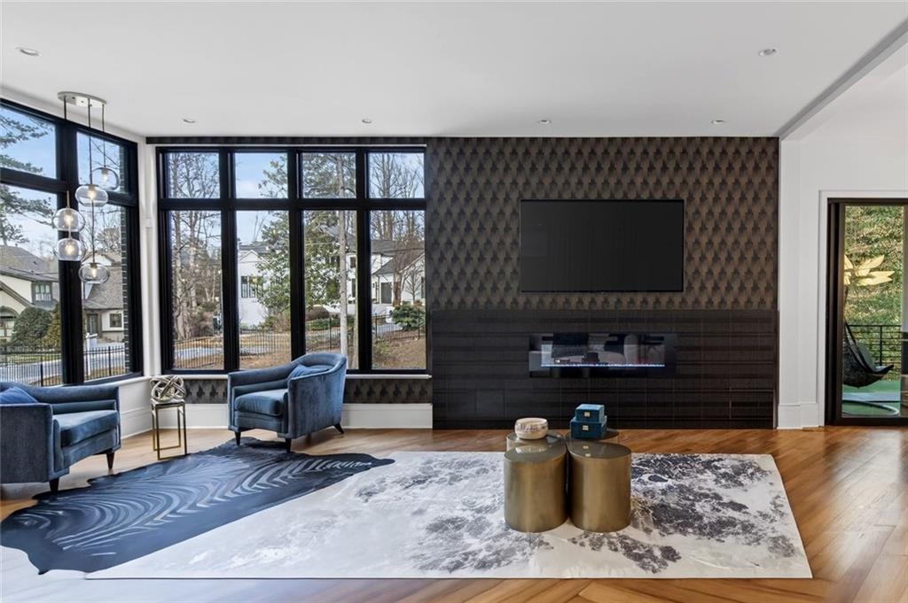 345 Pinecrest Road NE