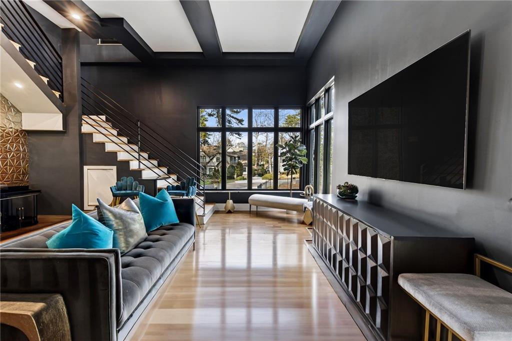 345 Pinecrest Road NE