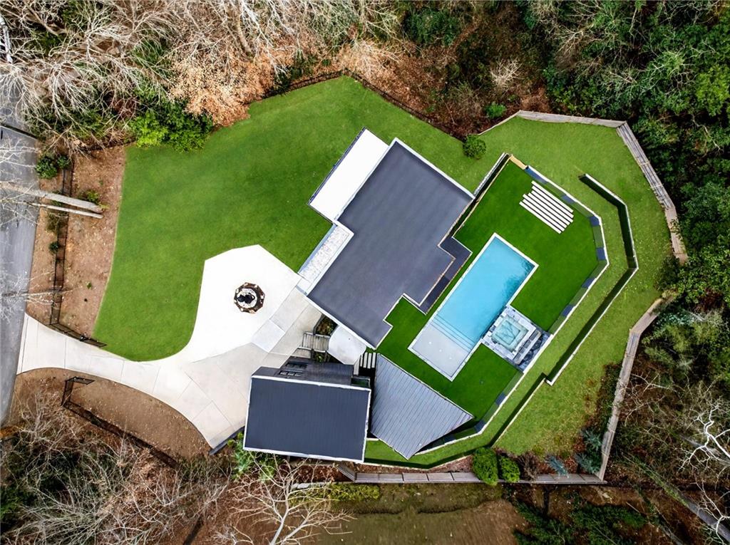 345 Pinecrest Road NE