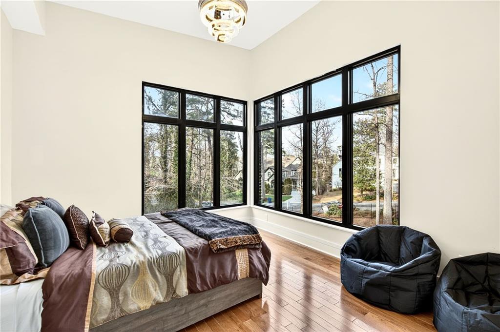 345 Pinecrest Road NE