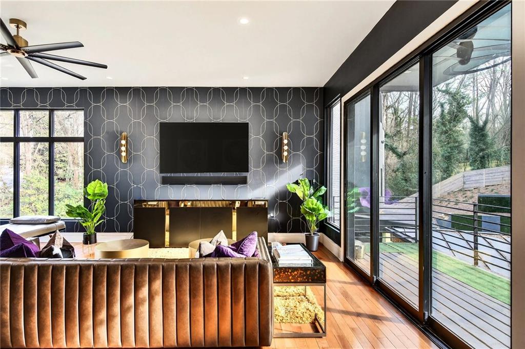 345 Pinecrest Road NE