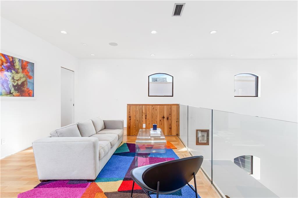 23 PERRY Street