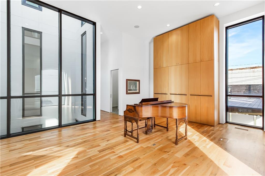 23 PERRY Street