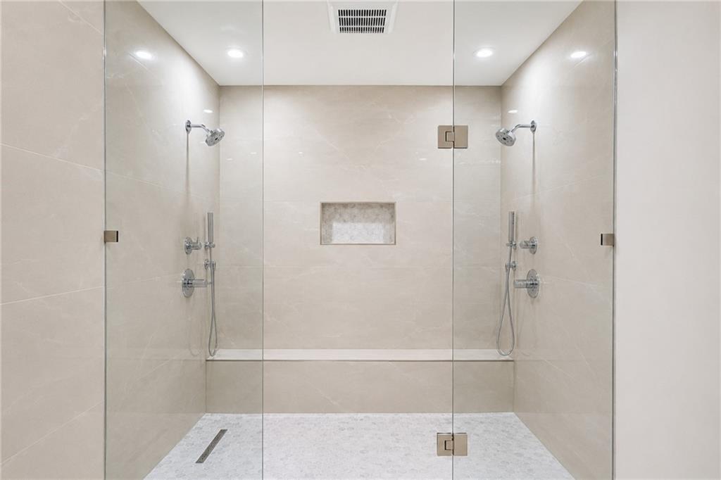 318 Sandy Springs Circle #230