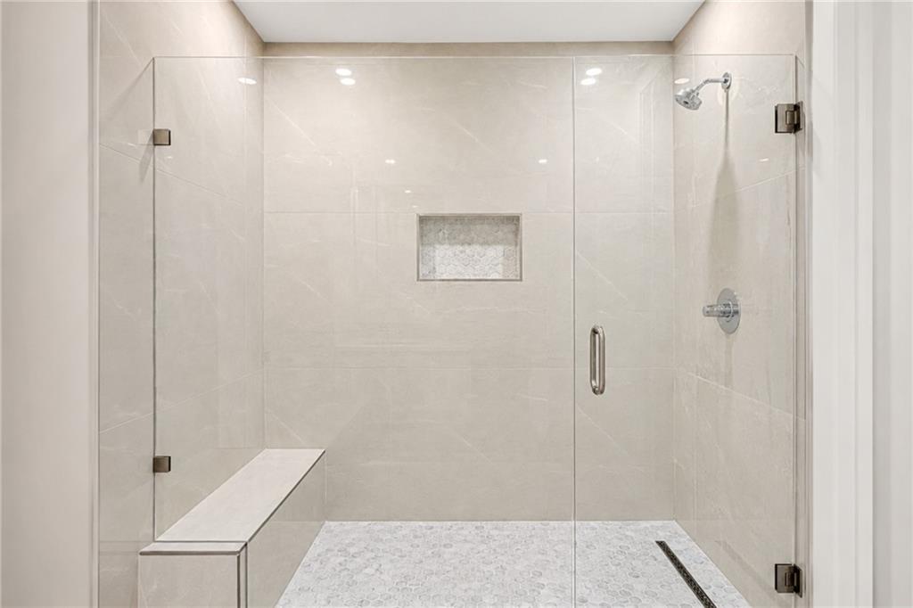 318 Sandy Springs Circle #230
