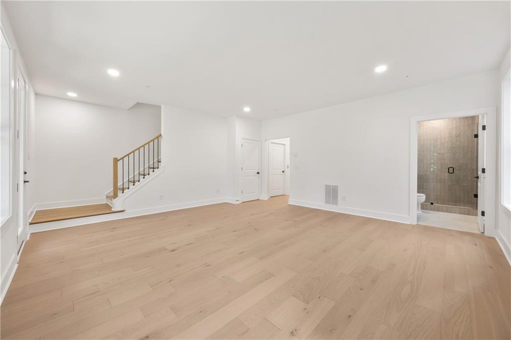 2248 Crestview Drive #33