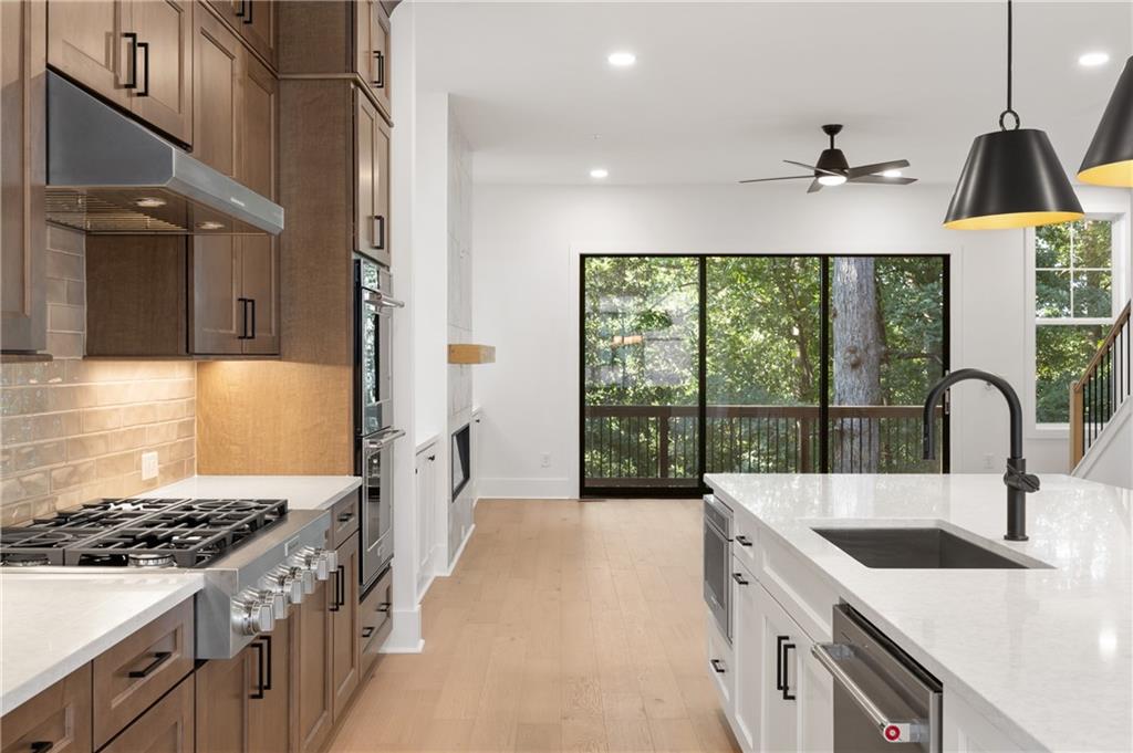 2248 Crestview Drive #33