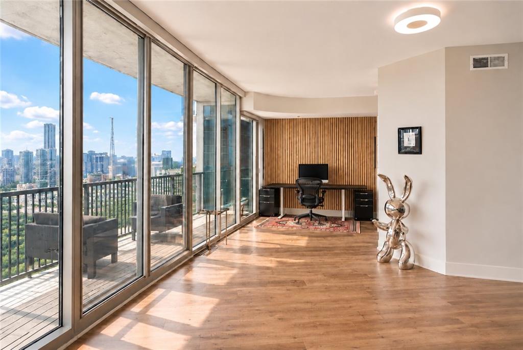 1080 Peachtree Street NE Unit 2905