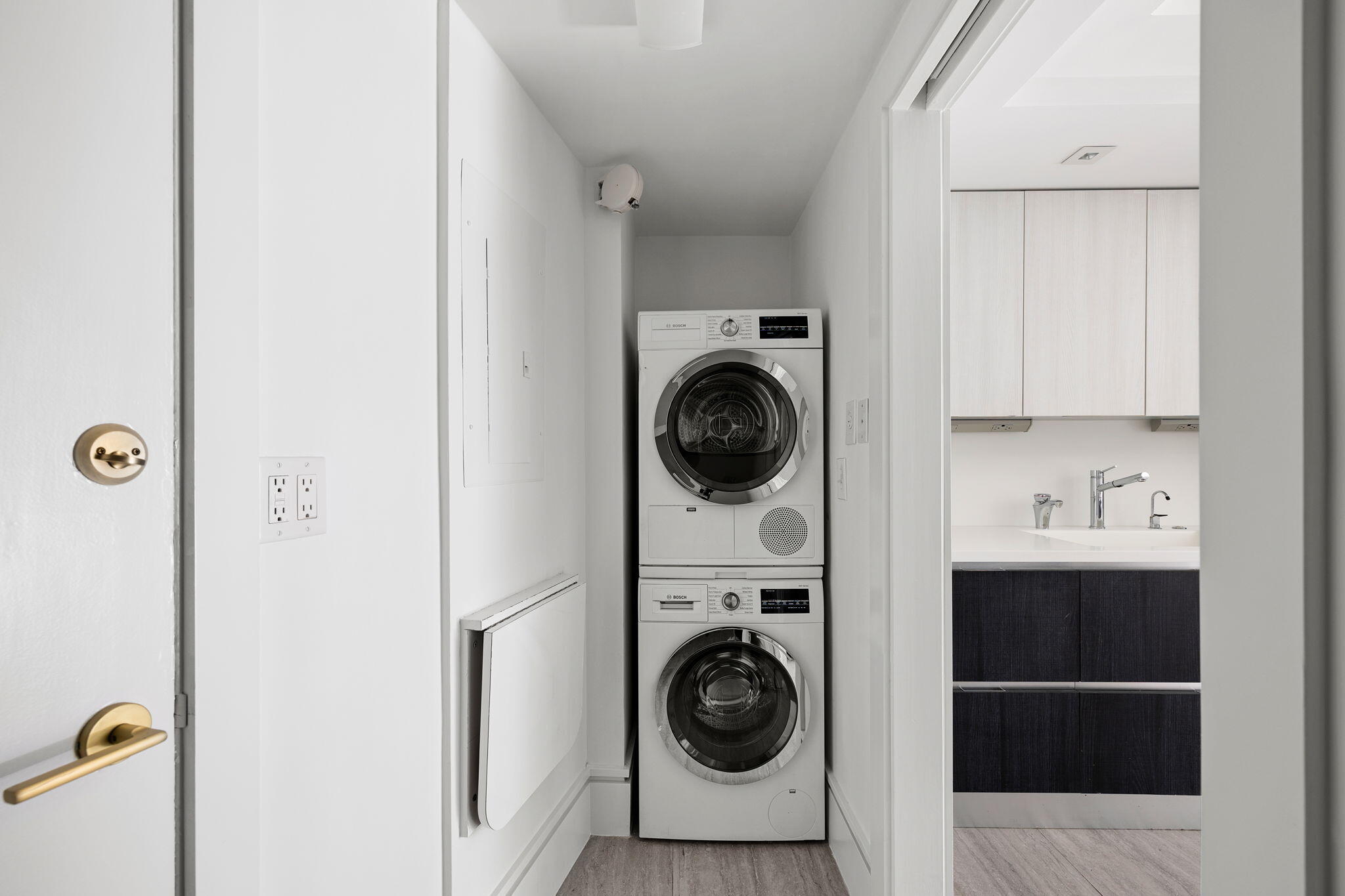 44 Cocoanut Row Unit: 212a