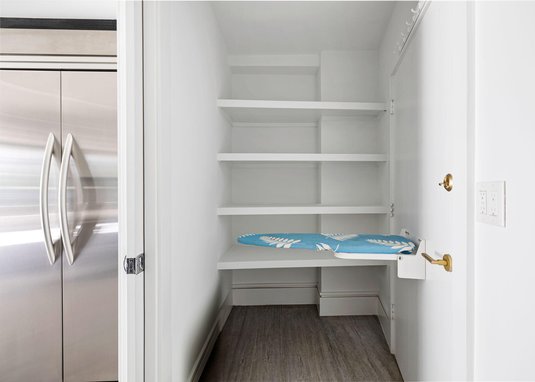 44 Cocoanut Row Unit: 212a