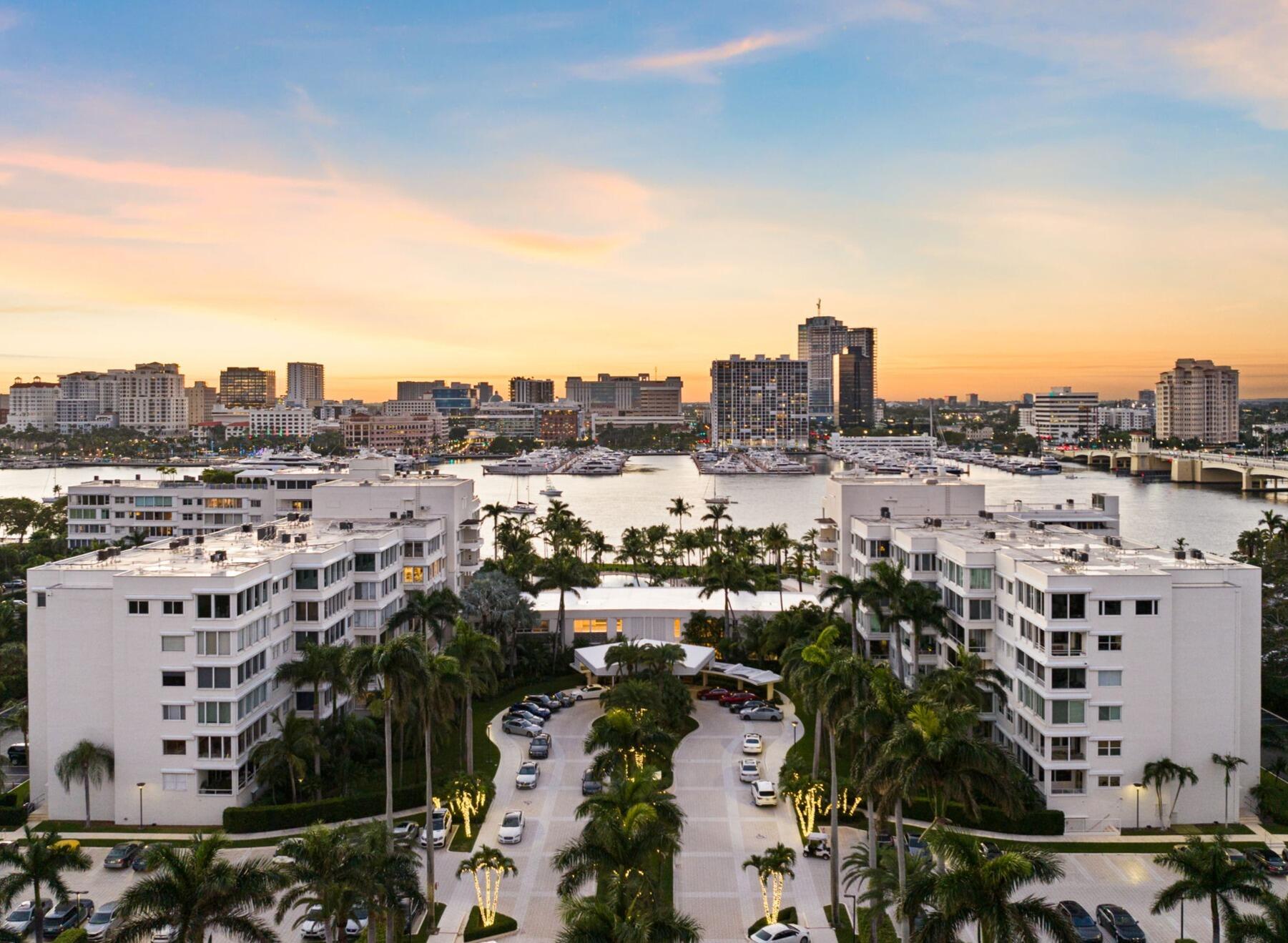 44 Cocoanut Row Unit: 212a