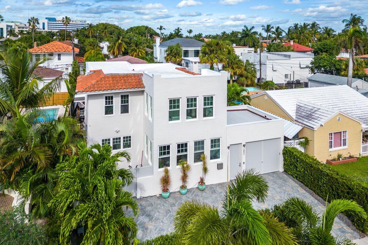 251 8th Street