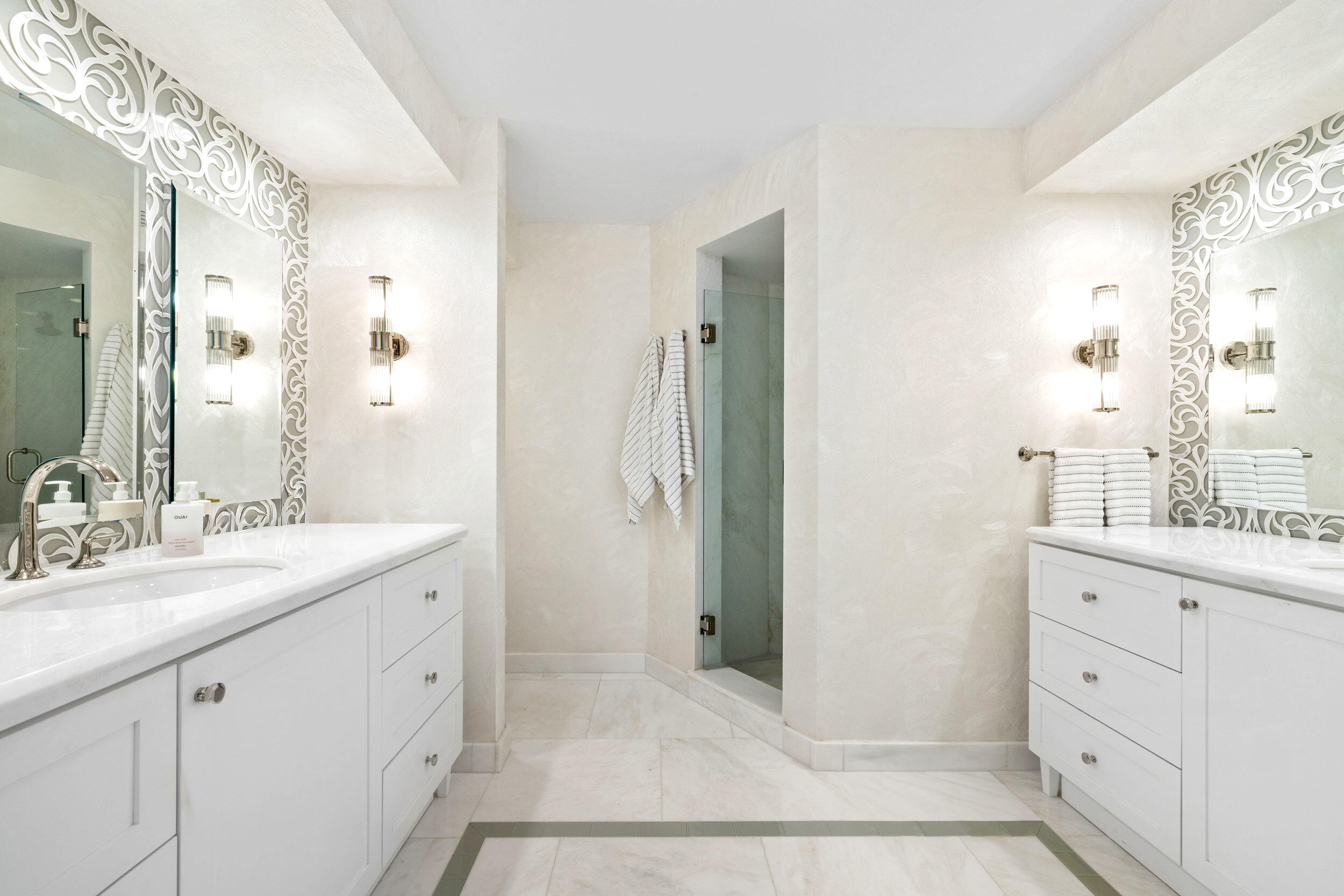 44 Cocoanut Row 510/511 B