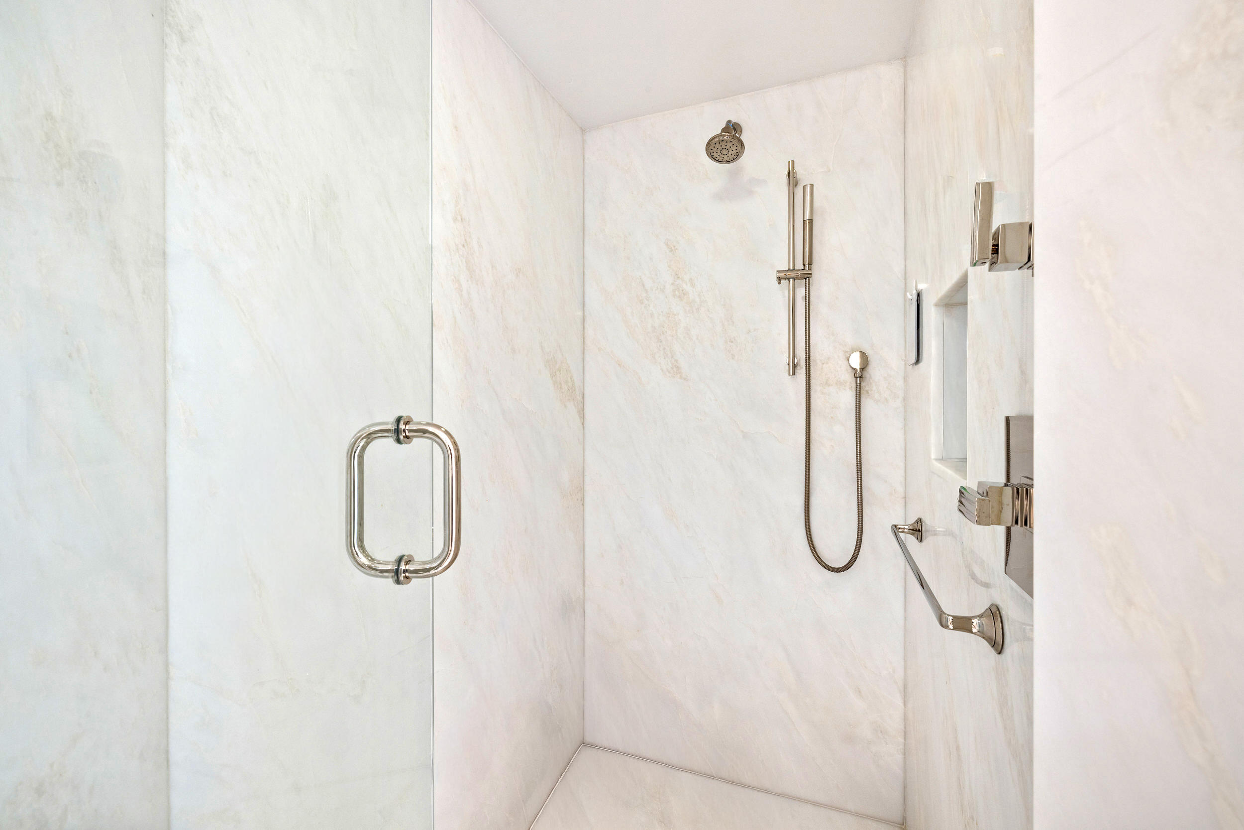 44 Cocoanut Row 510/511 B