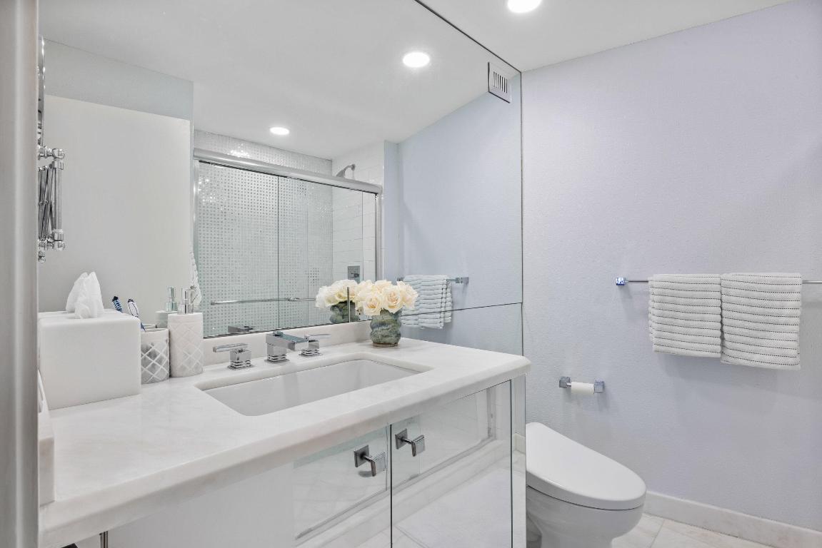 44 Cocoanut Row 510/511 B