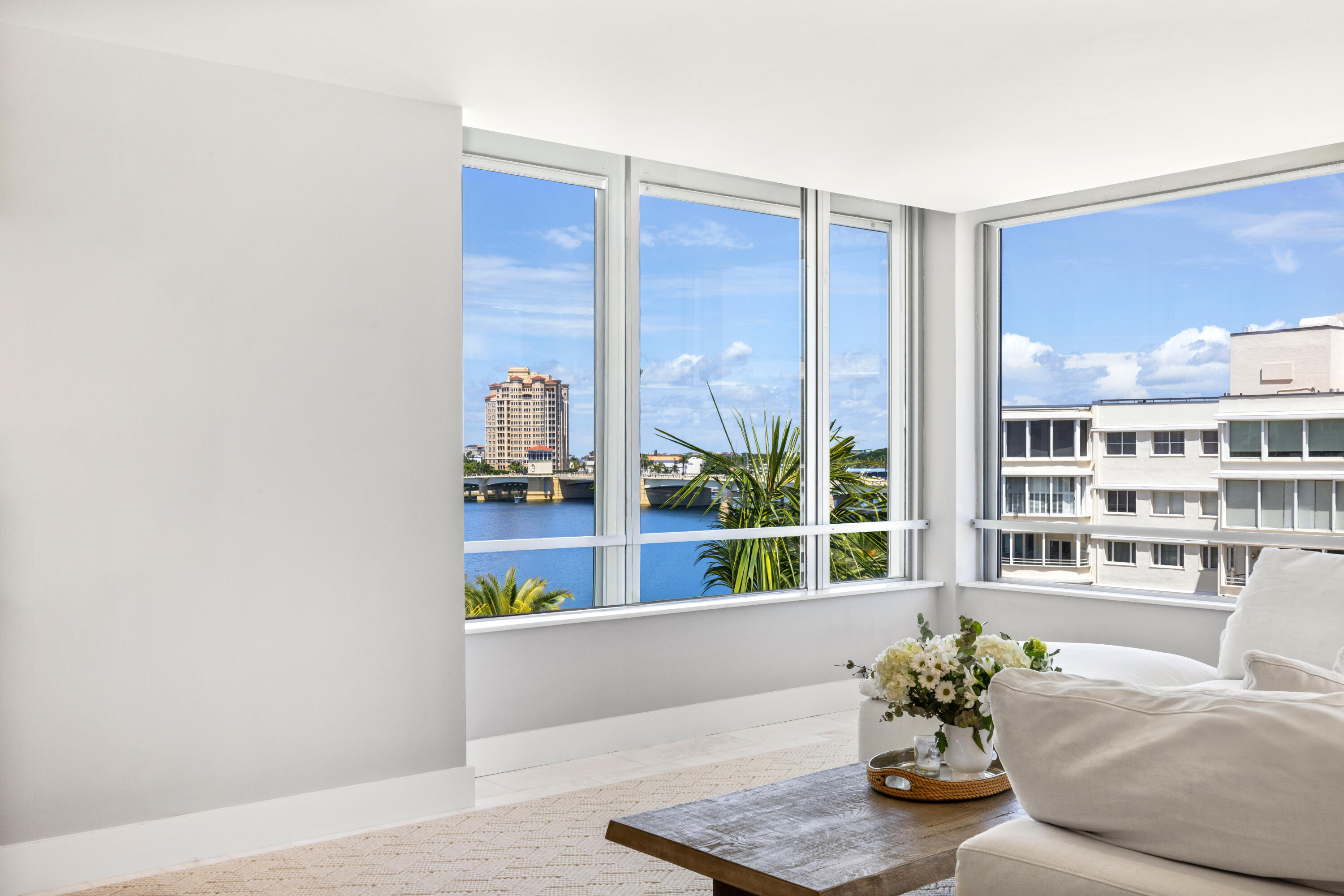 44 Cocoanut Row 510/511 B
