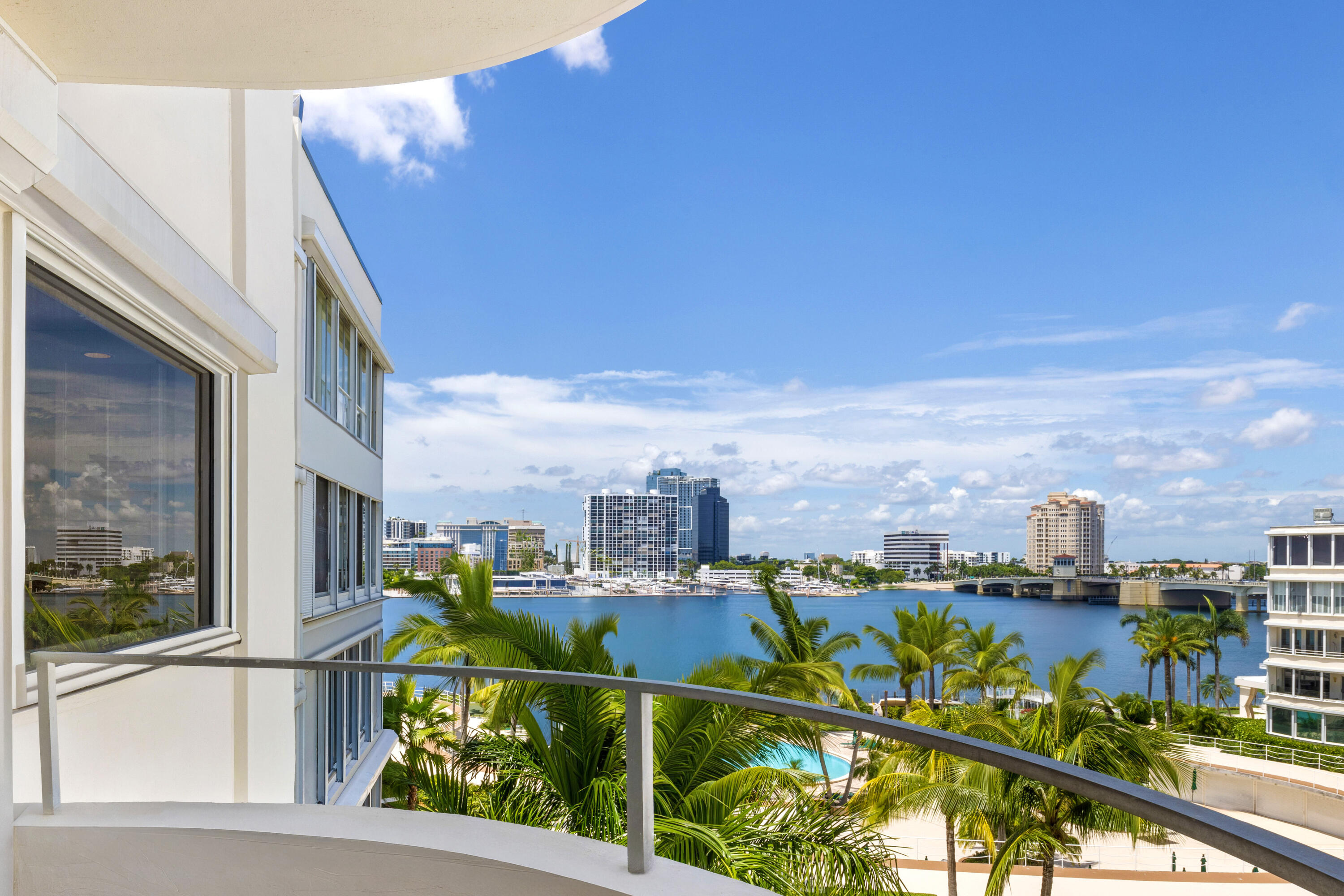 44 Cocoanut Row 510/511 B