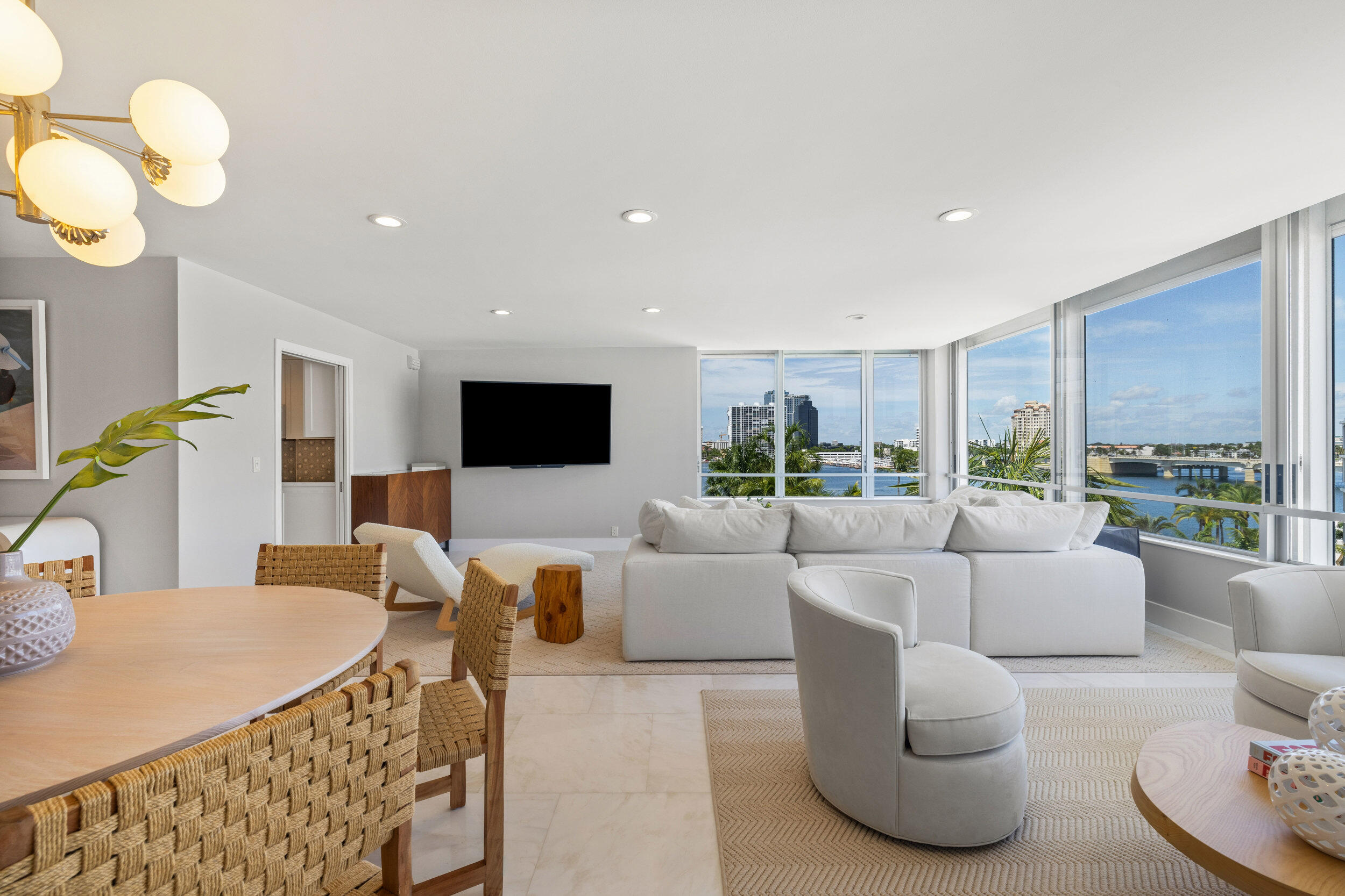 44 Cocoanut Row 510/511 B