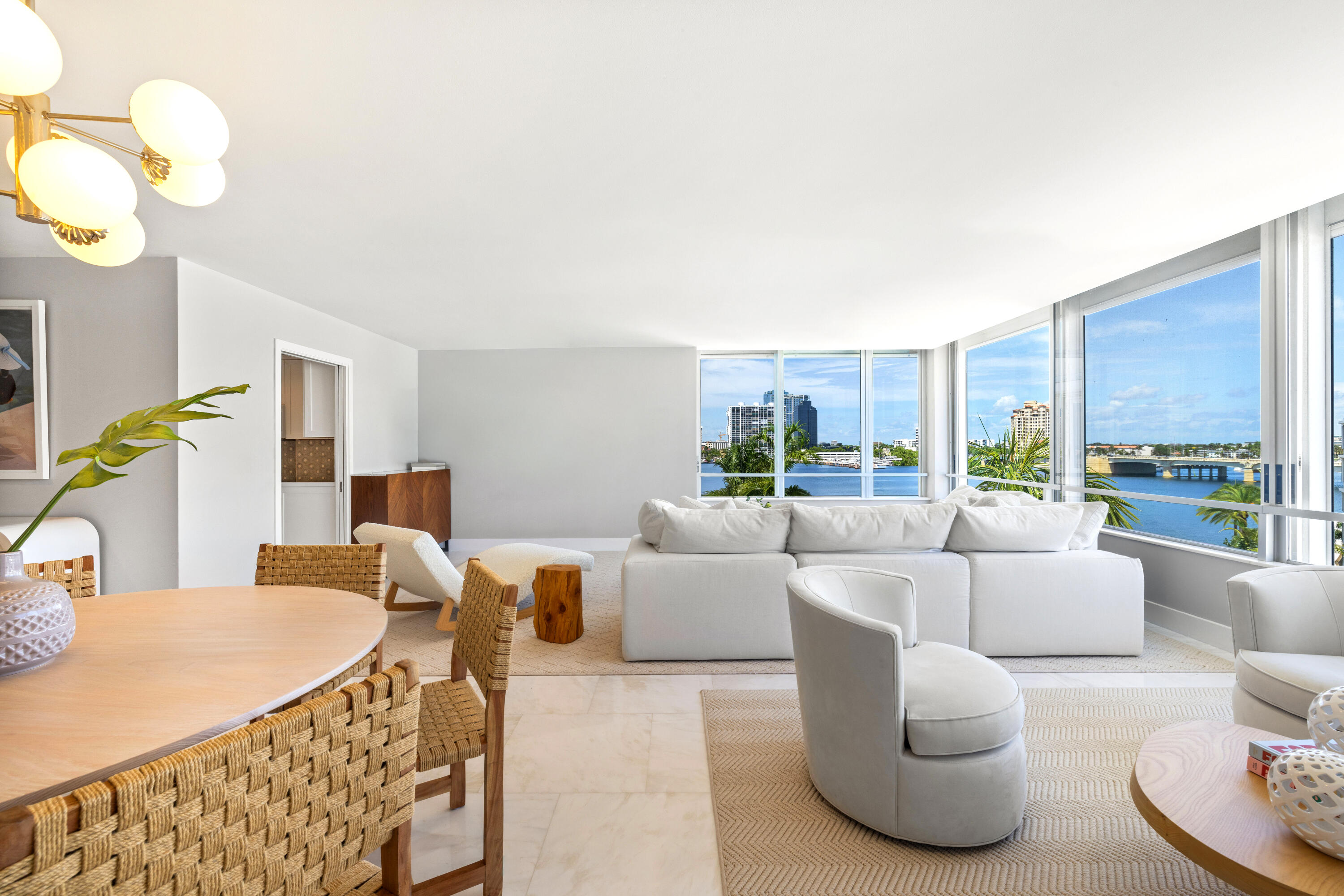 44 Cocoanut Row 510/511 B