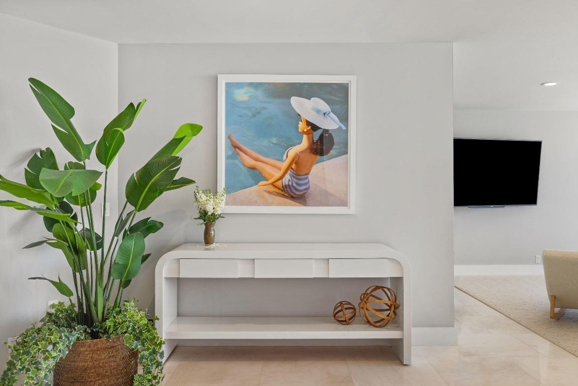 44 Cocoanut Row 510/511 B