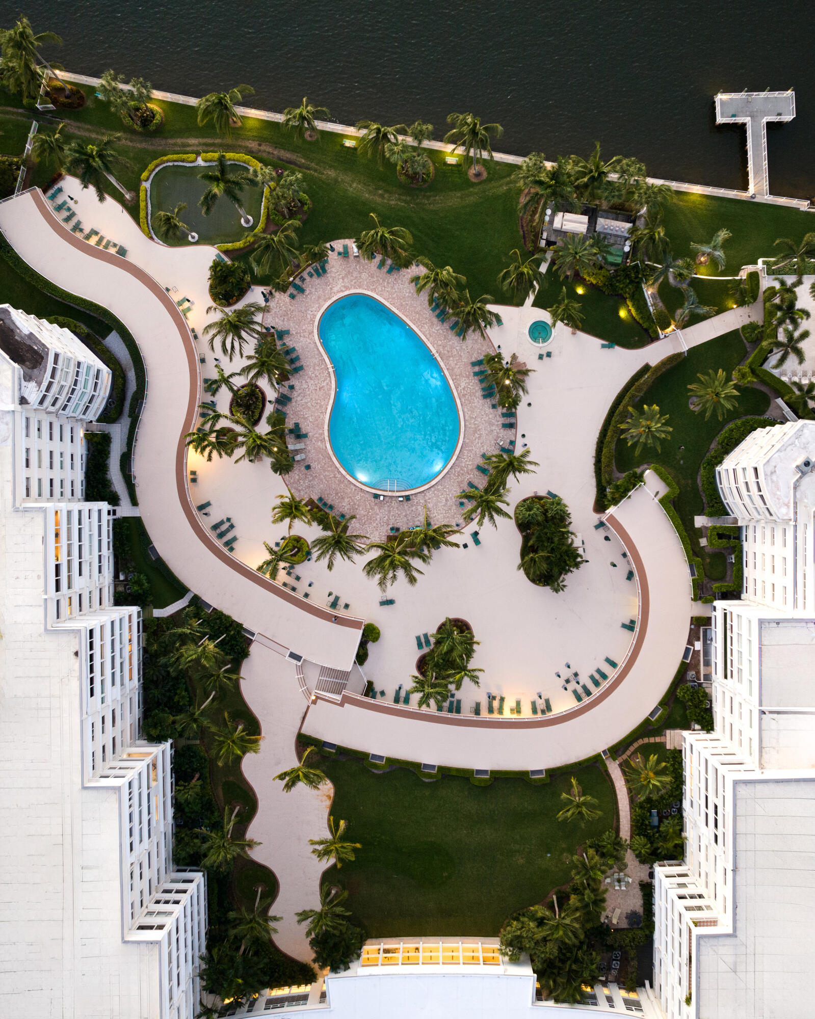 44 Cocoanut Row 510/511 B