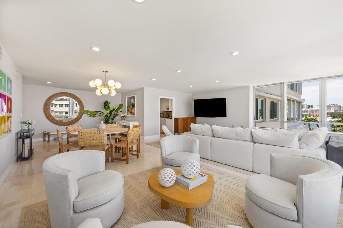 44 Cocoanut Row 510/511 B