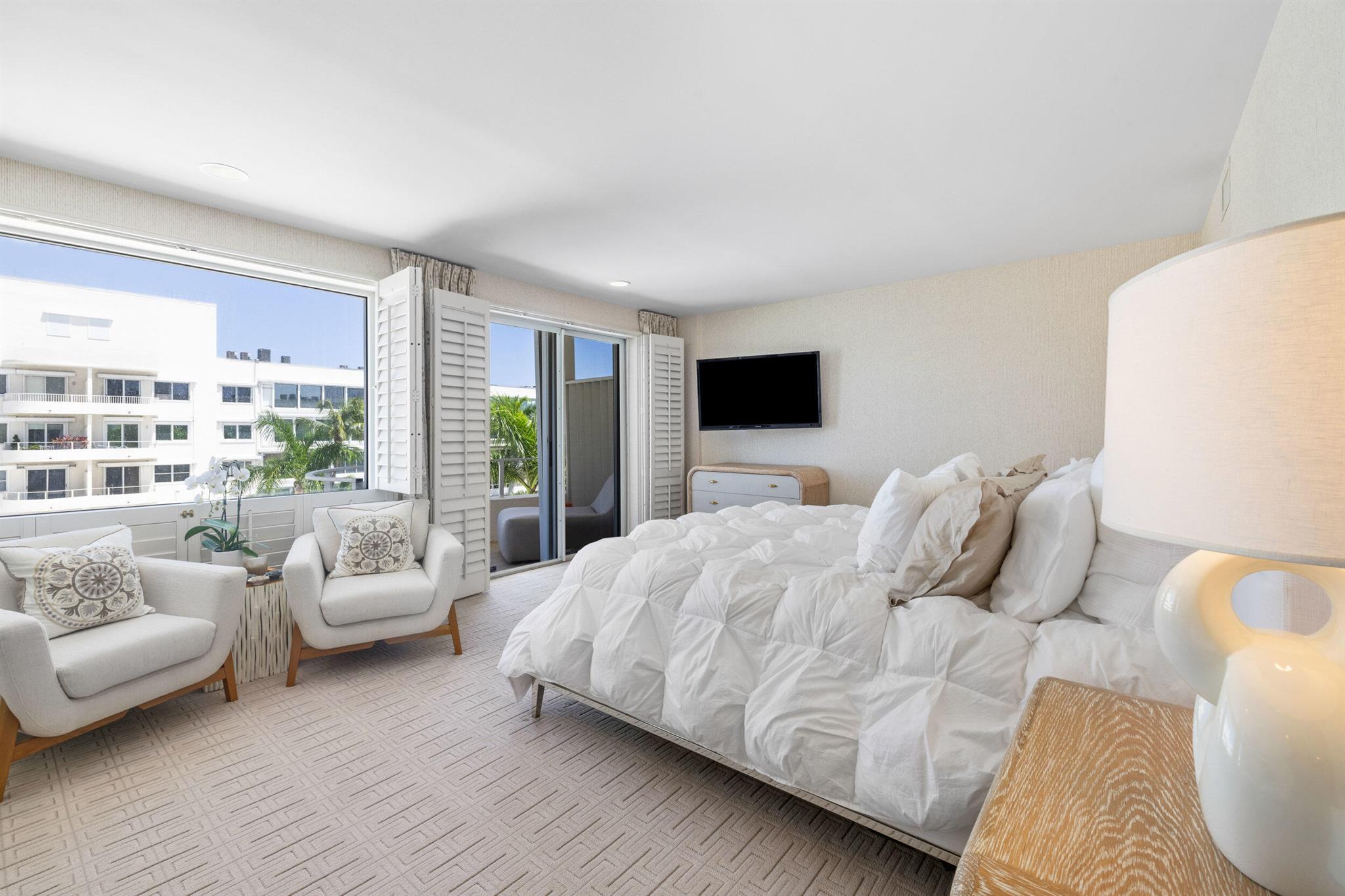 44 Cocoanut Row 510/511 B