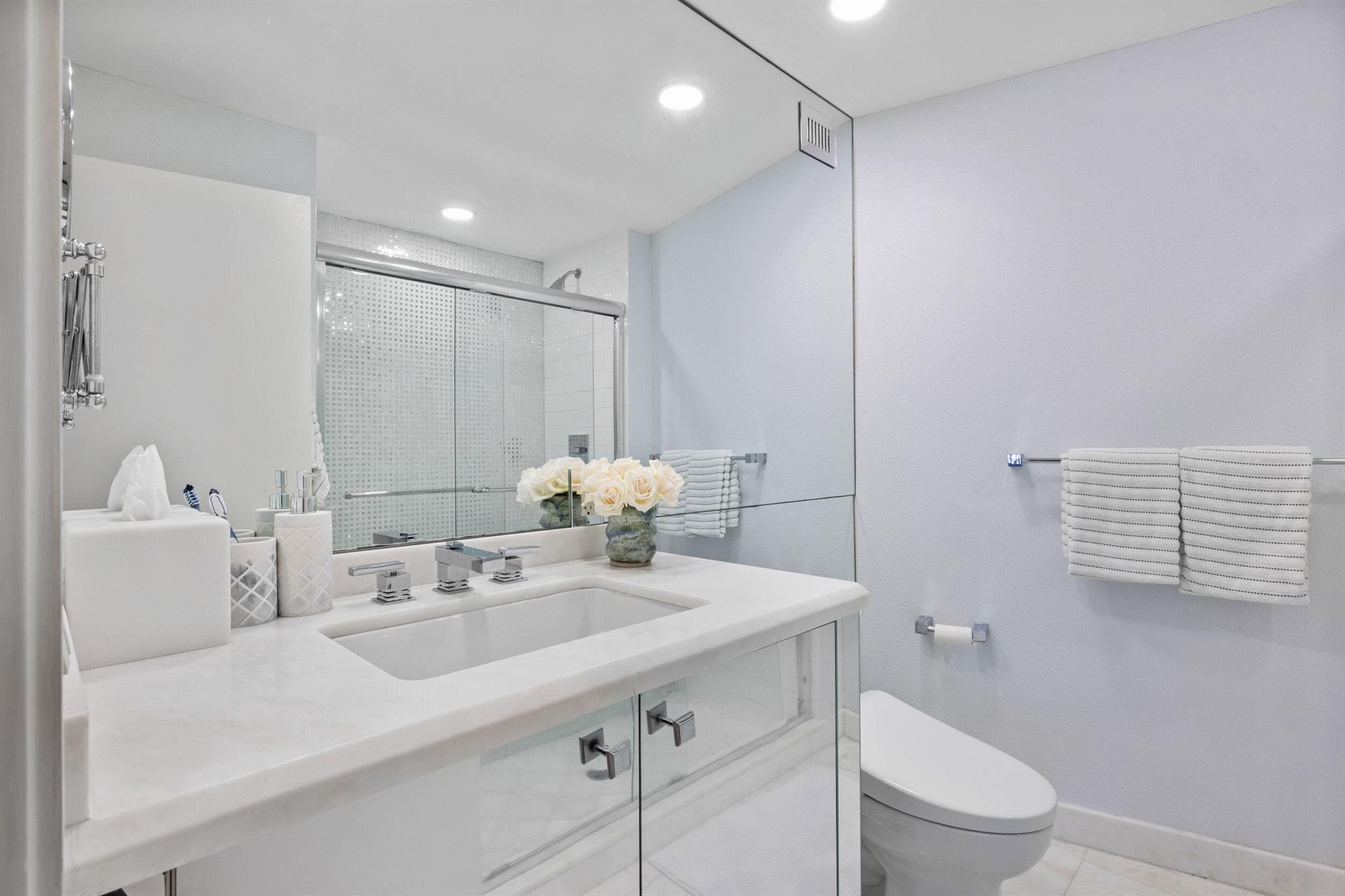 44 Cocoanut Row 510/511 B