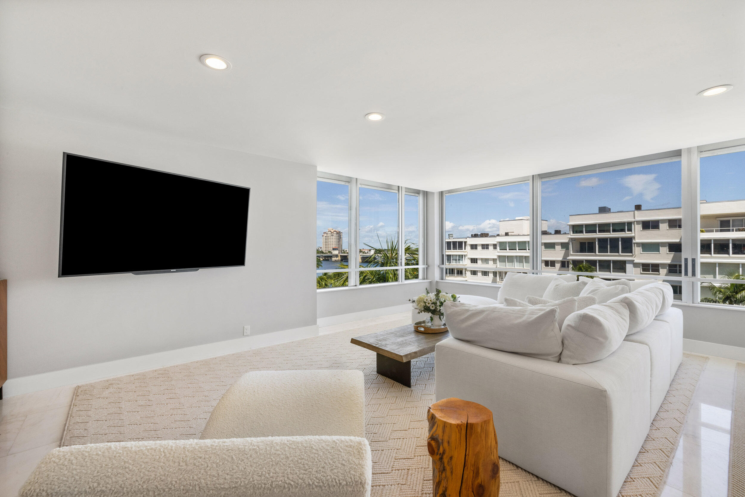 44 Cocoanut Row 510/511 B