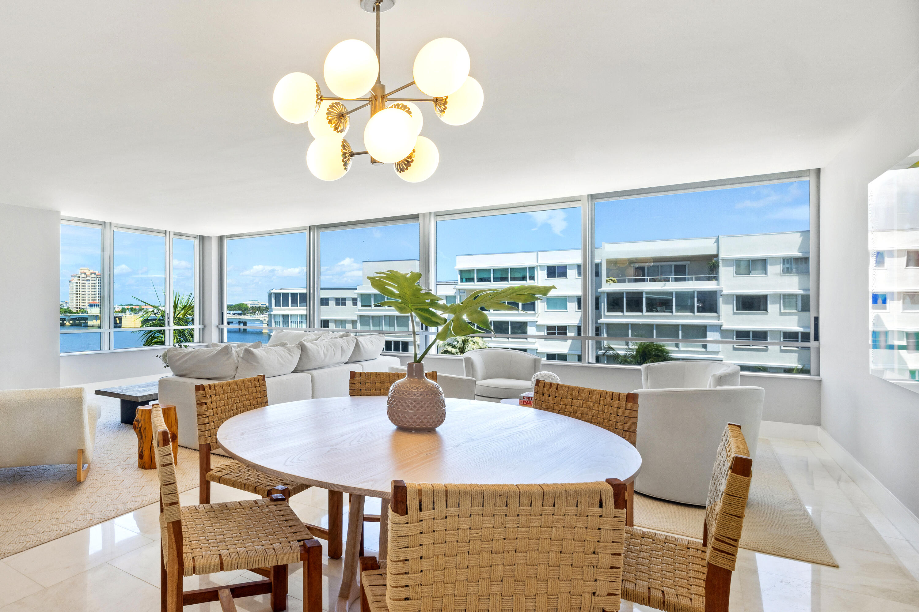 44 Cocoanut Row 510/511 B