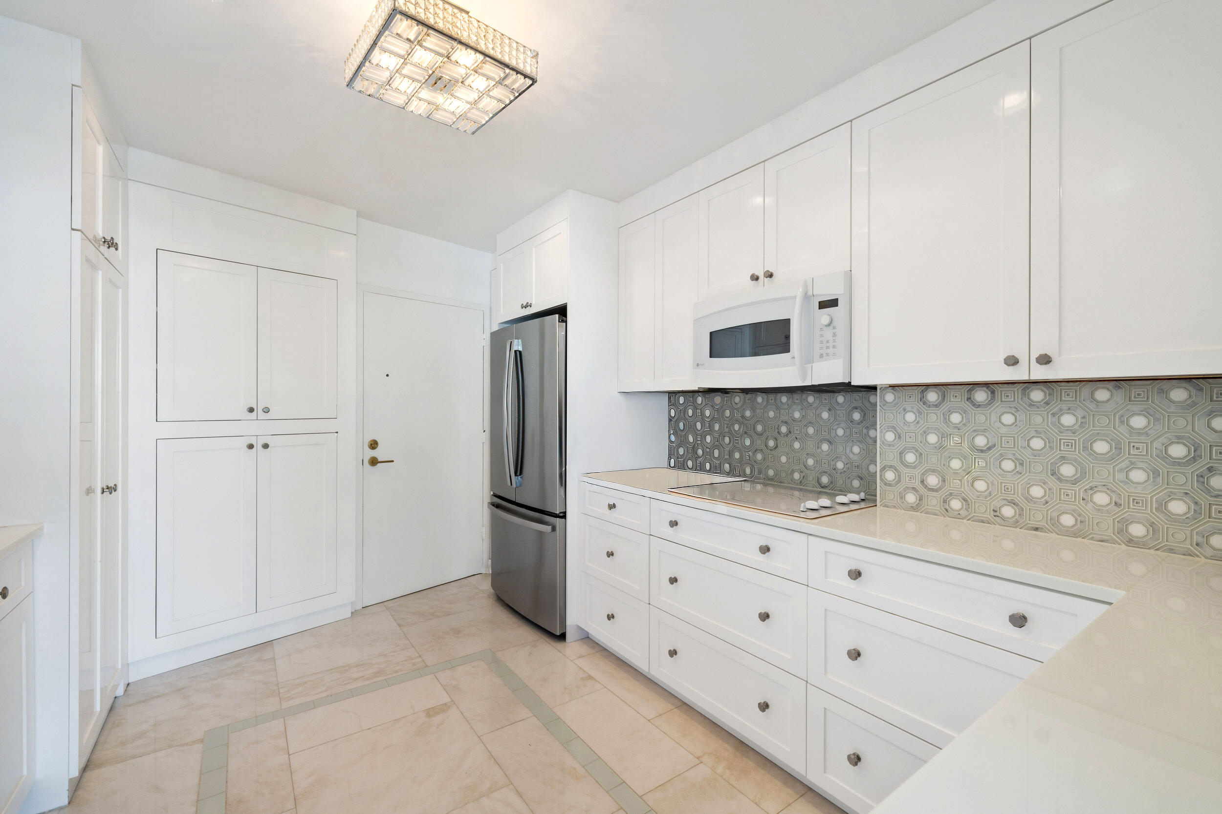 44 Cocoanut Row 510/511 B