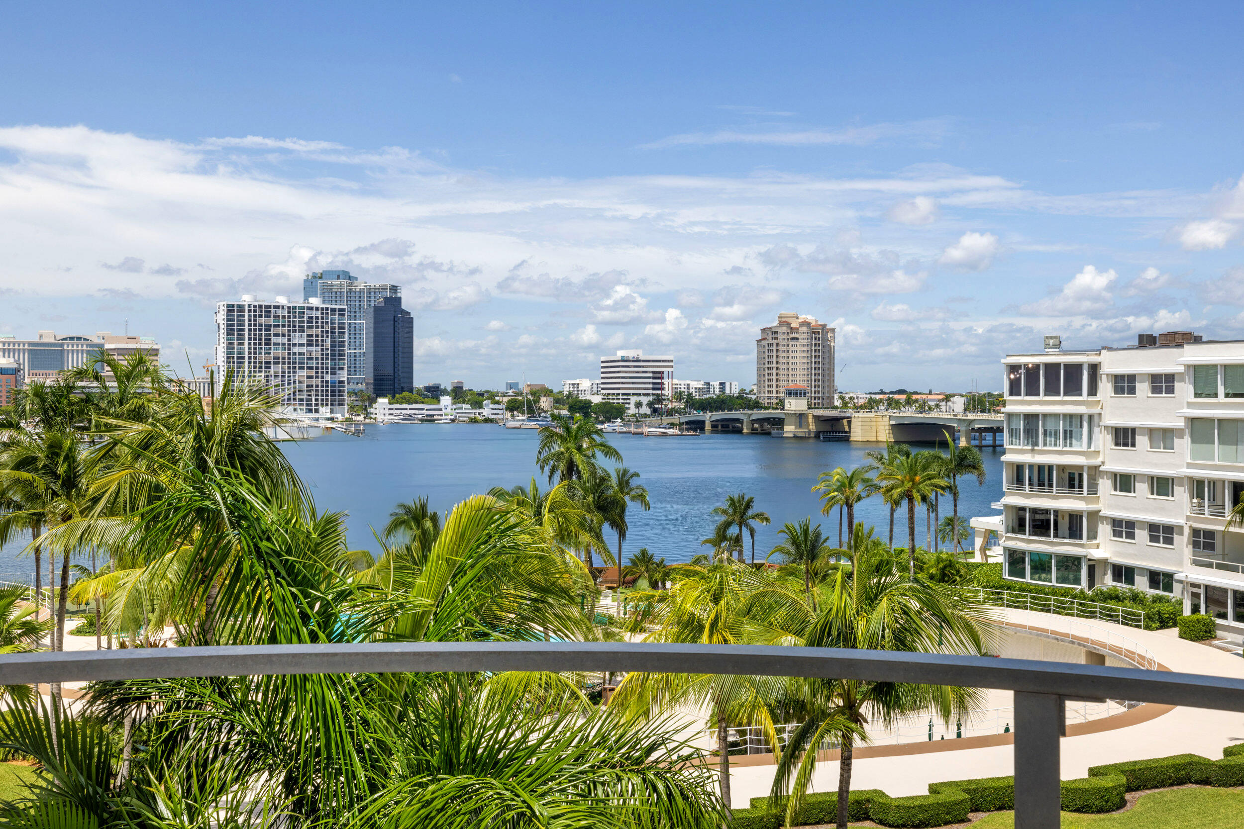 44 Cocoanut Row 510/511 B