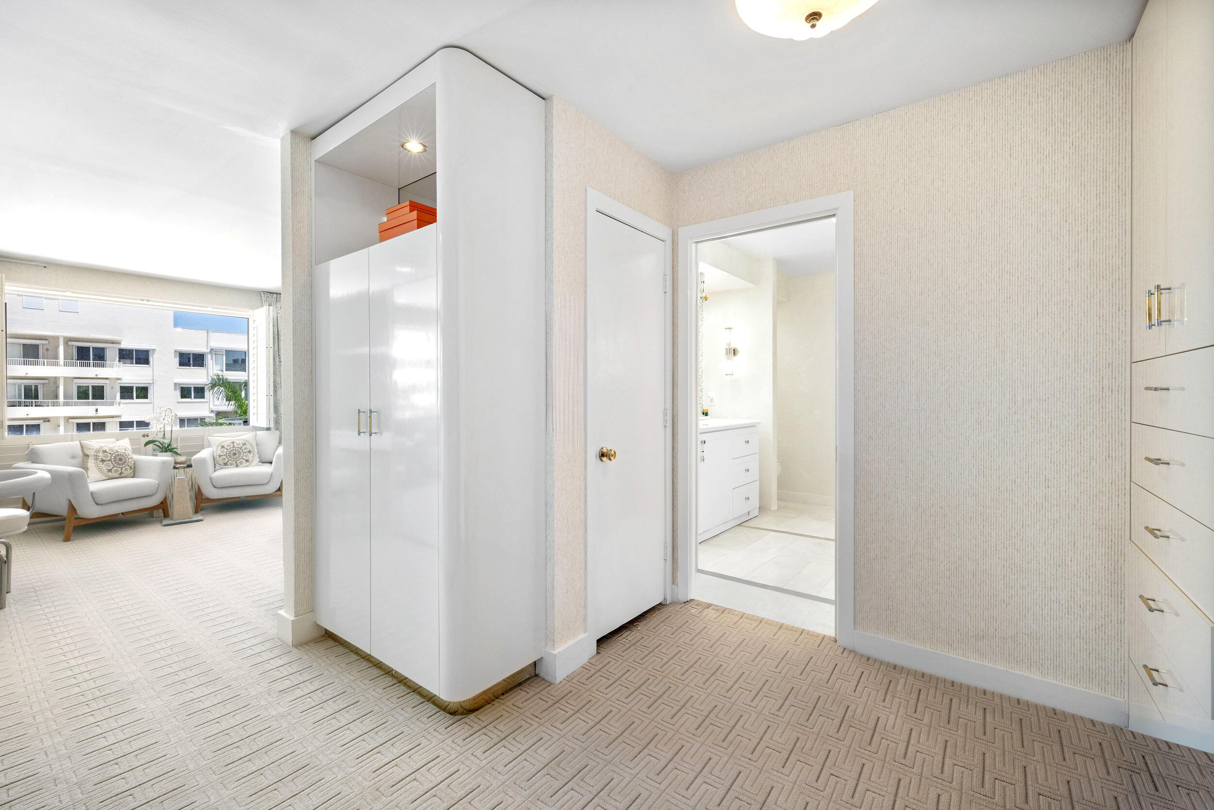 44 Cocoanut Row 510/511 B