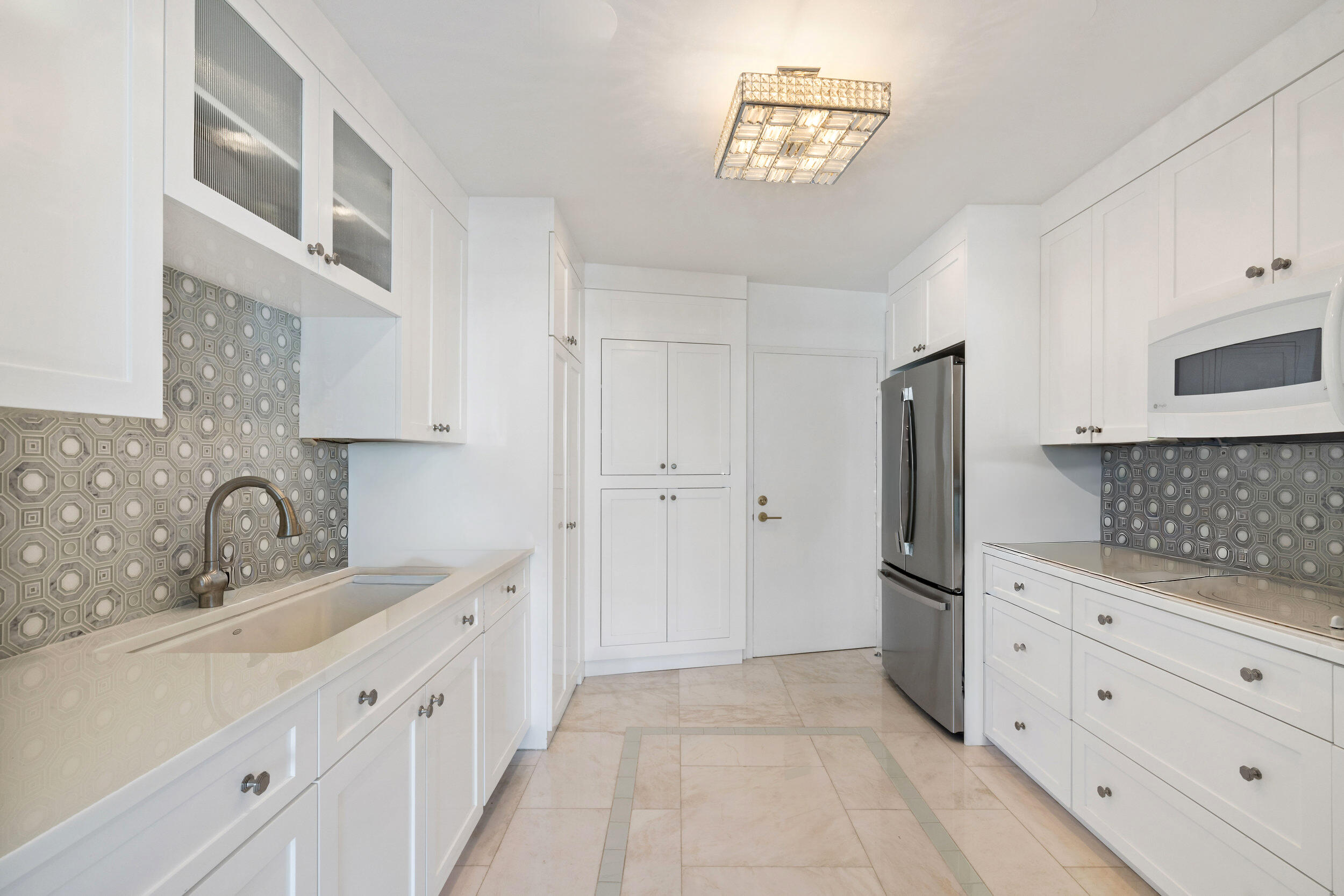 44 Cocoanut Row 510/511 B