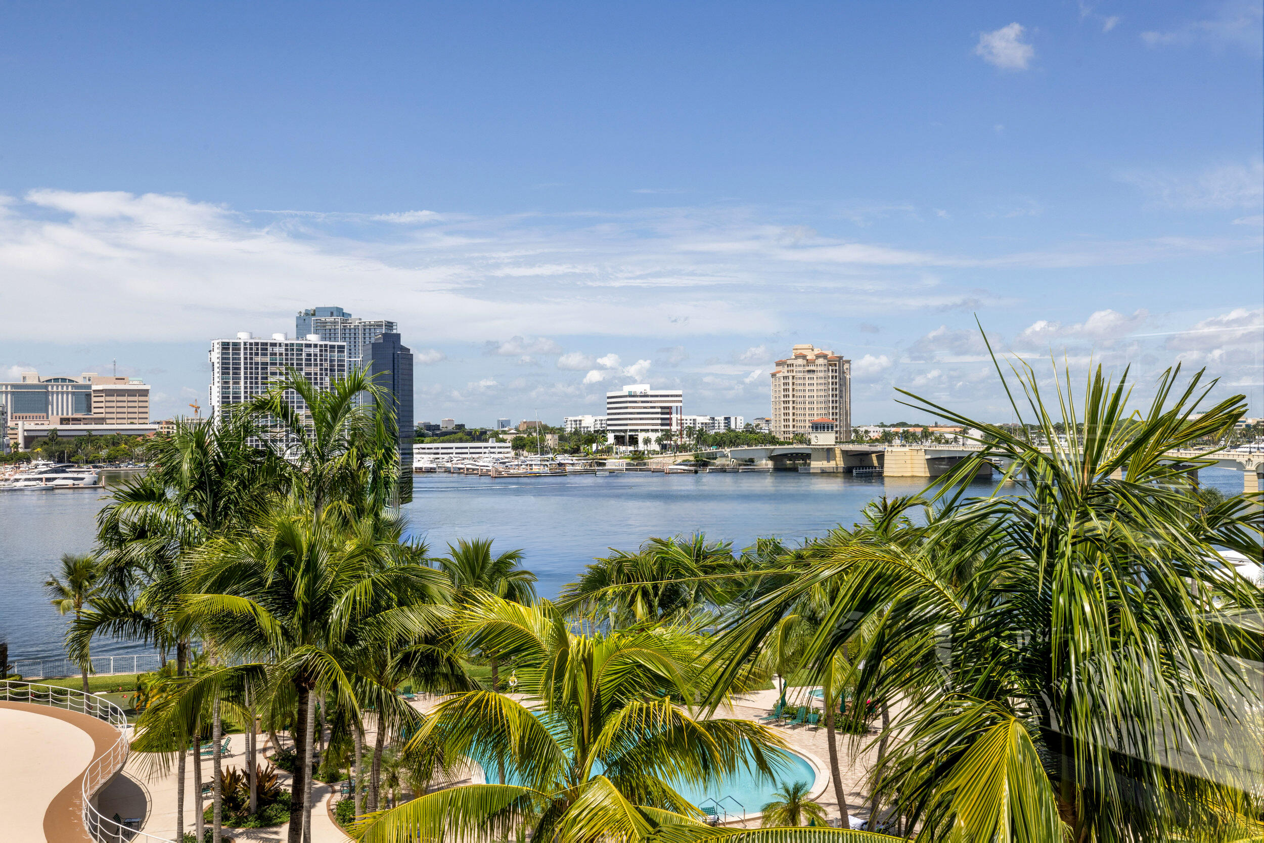 44 Cocoanut Row 510/511 B