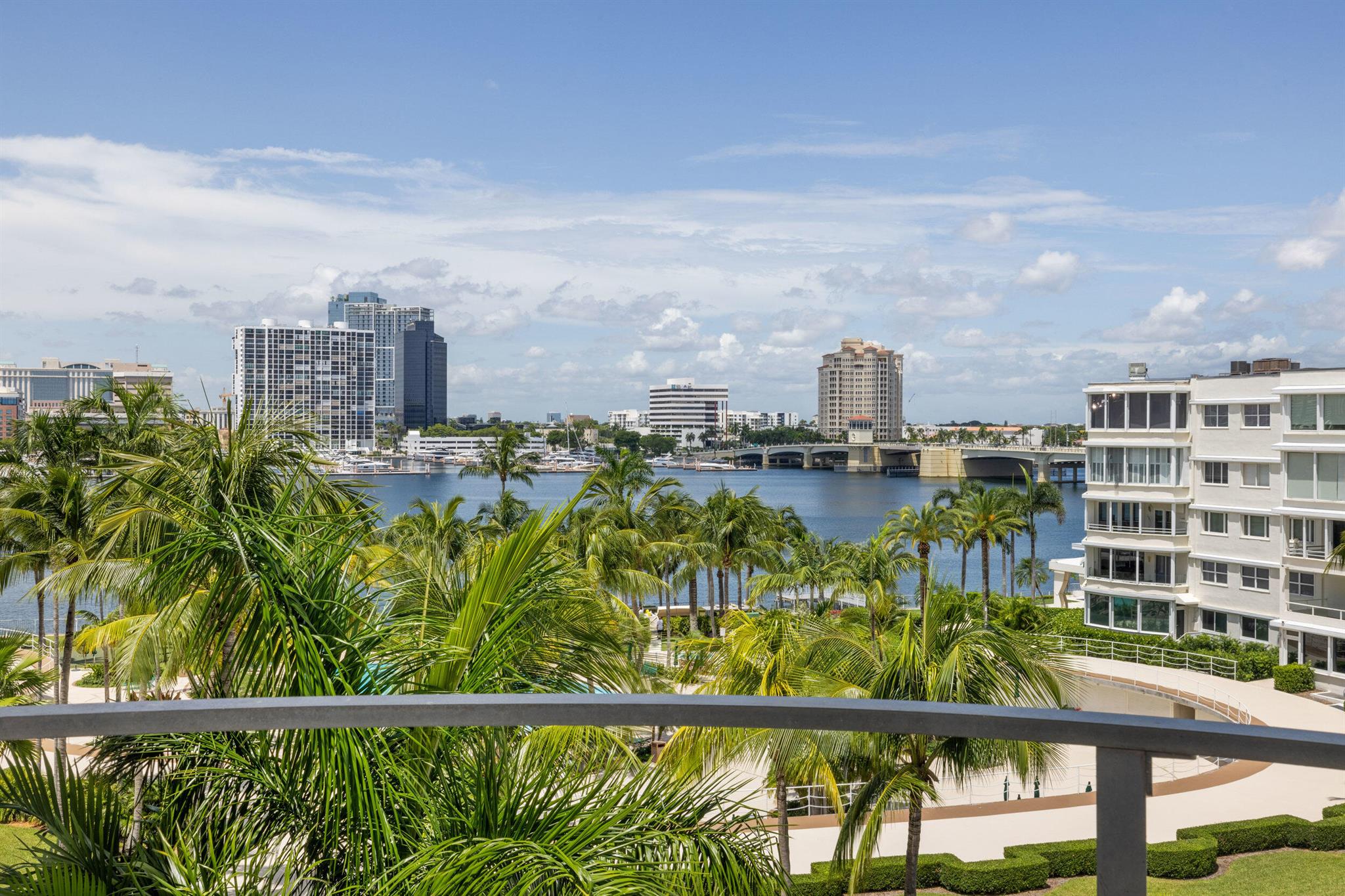 44 Cocoanut Row 510/511 B