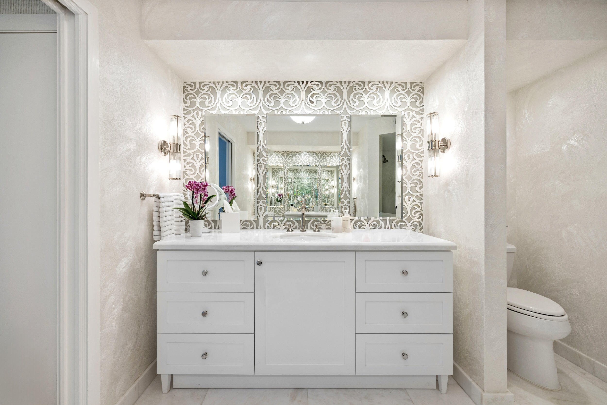 44 Cocoanut Row 510/511 B